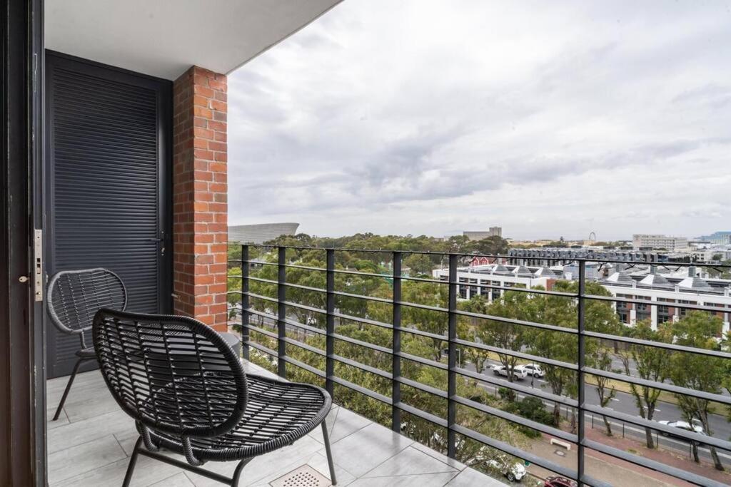 Styled Top Floor Apartment, With Back-Up Power ケープタウン エクステリア 写真