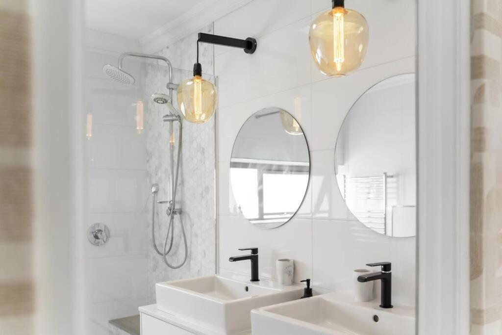 Styled Top Floor Apartment, With Back-Up Power ケープタウン エクステリア 写真