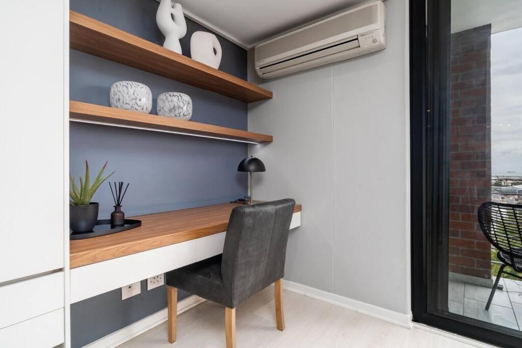 Styled Top Floor Apartment, With Back-Up Power ケープタウン エクステリア 写真